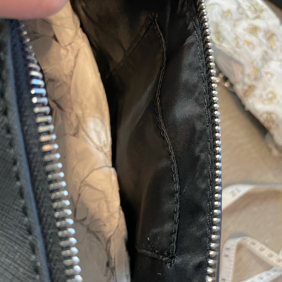 Guess - Picture 6 of 9